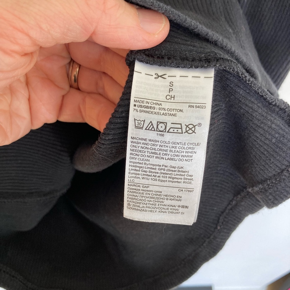 GAP Black Ribbed Henley Tank Top - Picture 3 of 4